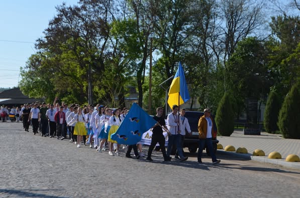 У вишиванковому сяйві єднання: Ананьївщина відзначила День національної святині