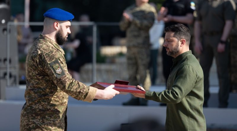 Президент відзначив українців та українок державними нагородами